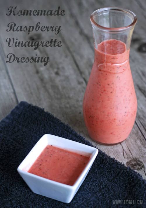 Homemade raspberry vinaigrette dressing - easy to make and very healthy!