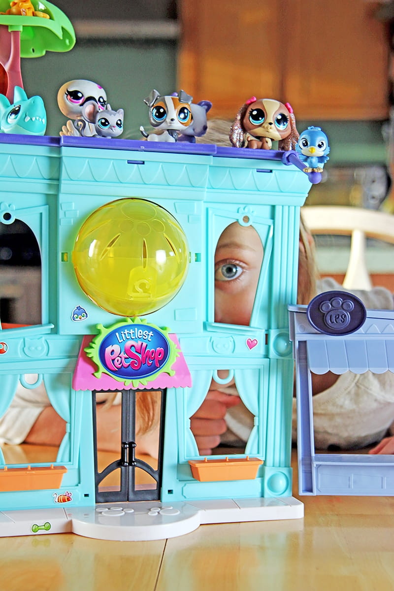 big adventures await this christmas with littlest pet shop 730