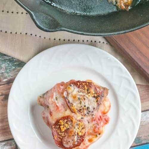15 Minute Low Carb Pepperoni Pizza Chicken - super easy and delicious low carb / keto recipe ready in just 15 minutes.