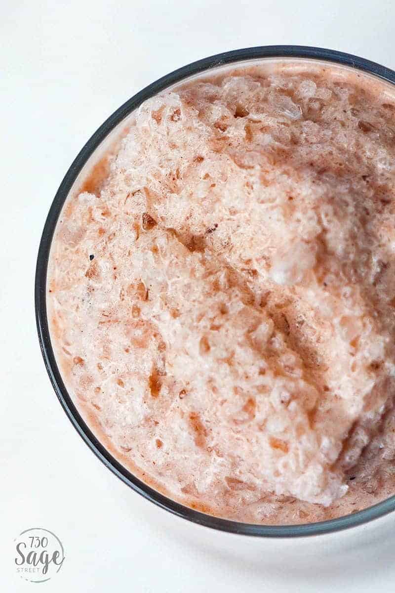 Crush your cravings for a delicious coffee treat with this low carb mocha frappe recipe & stay on track with your ketogenic diet without the guilt.