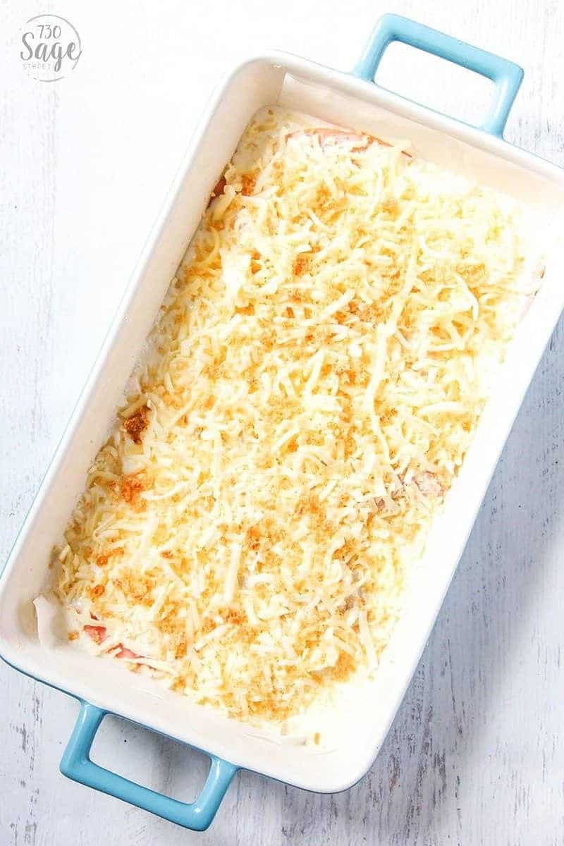 Low Carb Chicken Cordon Bleu Casserole 4 This delicious, easy to make, low carb chicken cordon bleu casserole uses a secret ingredient to add flavor and texture to this classic flavor combination.