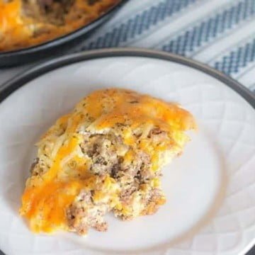 Keto Cheeseburger Casserole 5 Easy low carb cheeseburger pie! Bake this in a skillet or casserole dish for a quick, delicious meal, the whole family will enjoy.