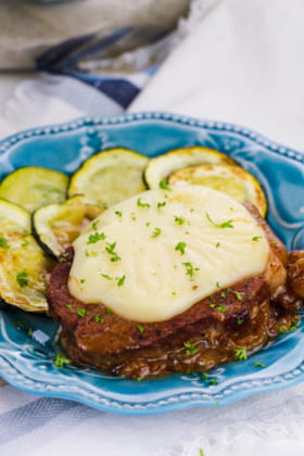 Keto French Onion Steak final plate.