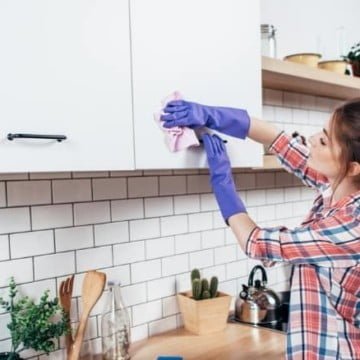Kitchen house cleaning checklist