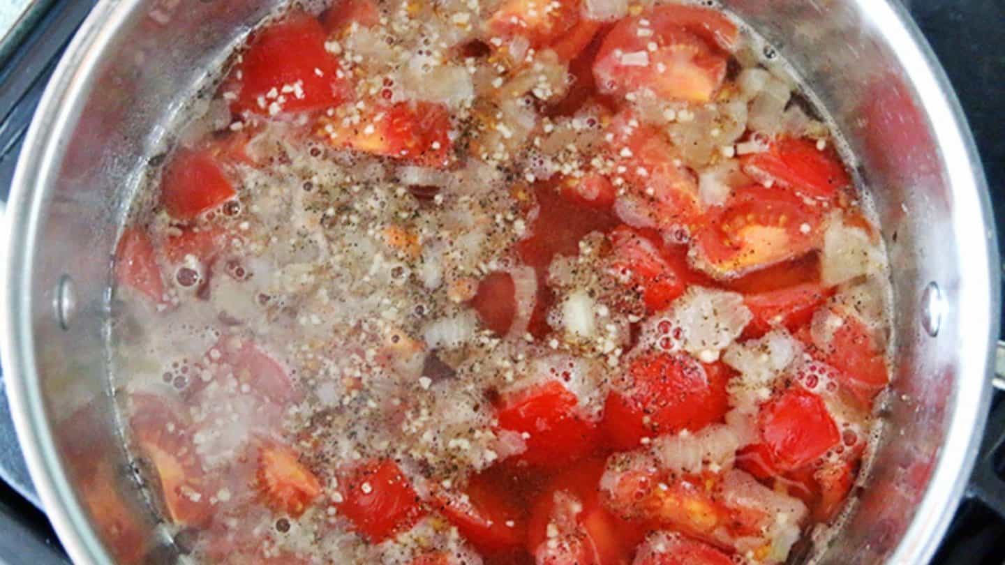 Keto tomato soup cooking