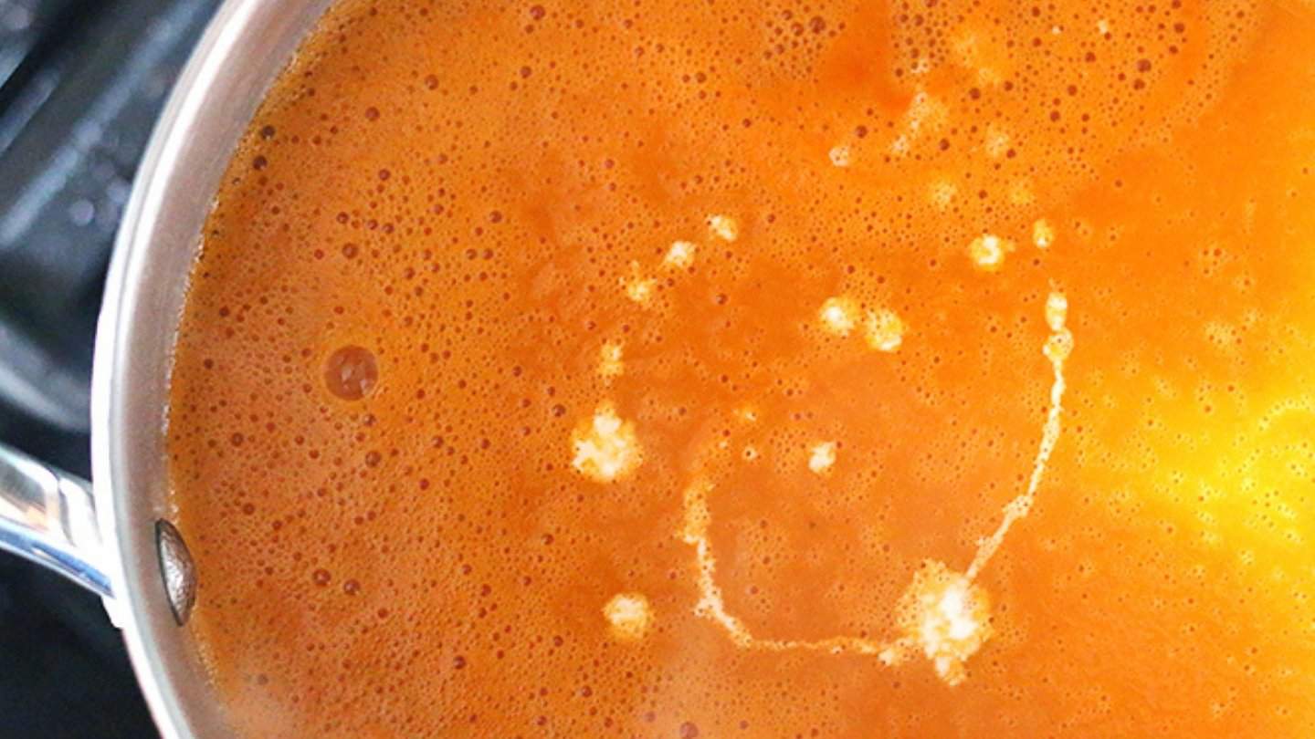 keto tomato soup pot