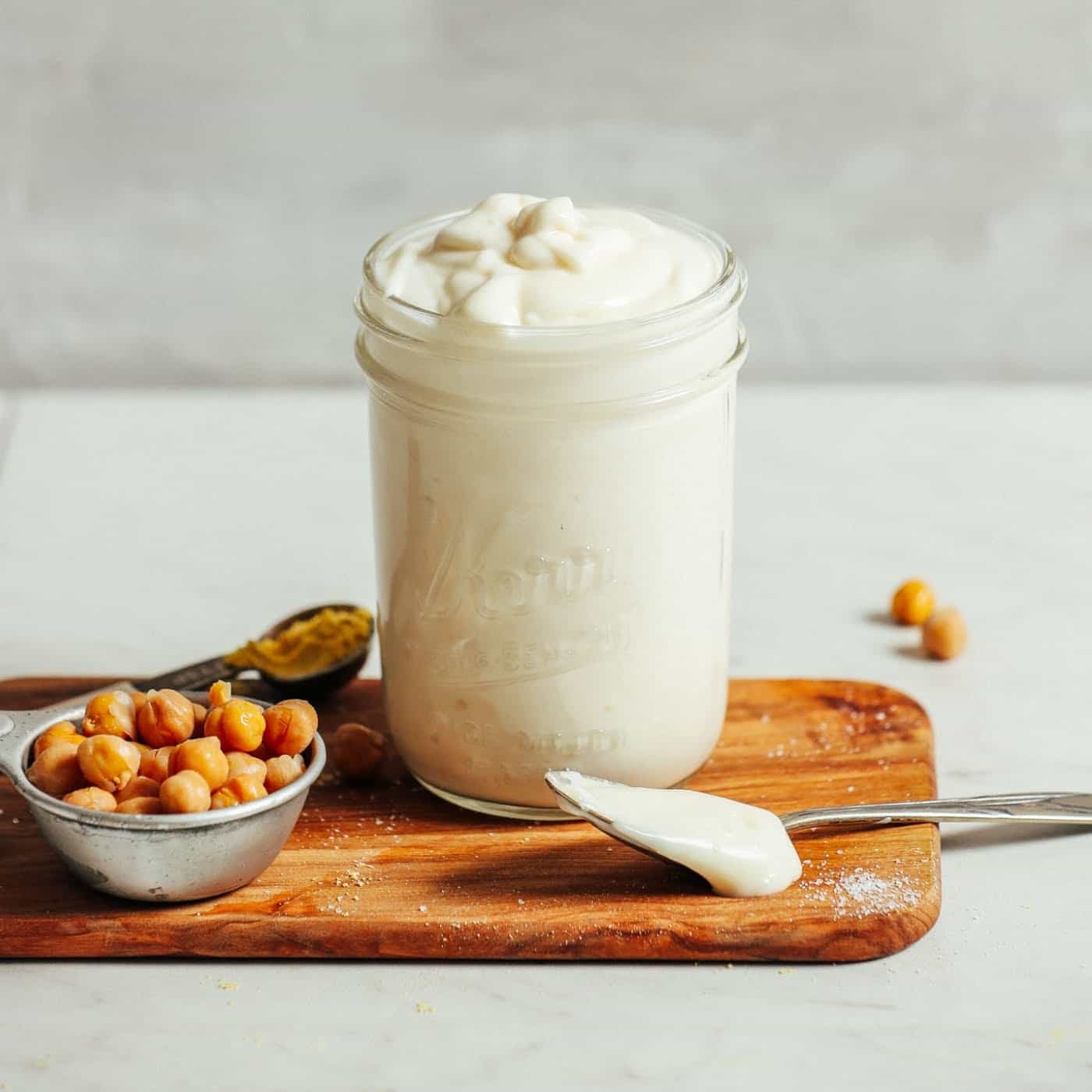 vegan mayo in a jar