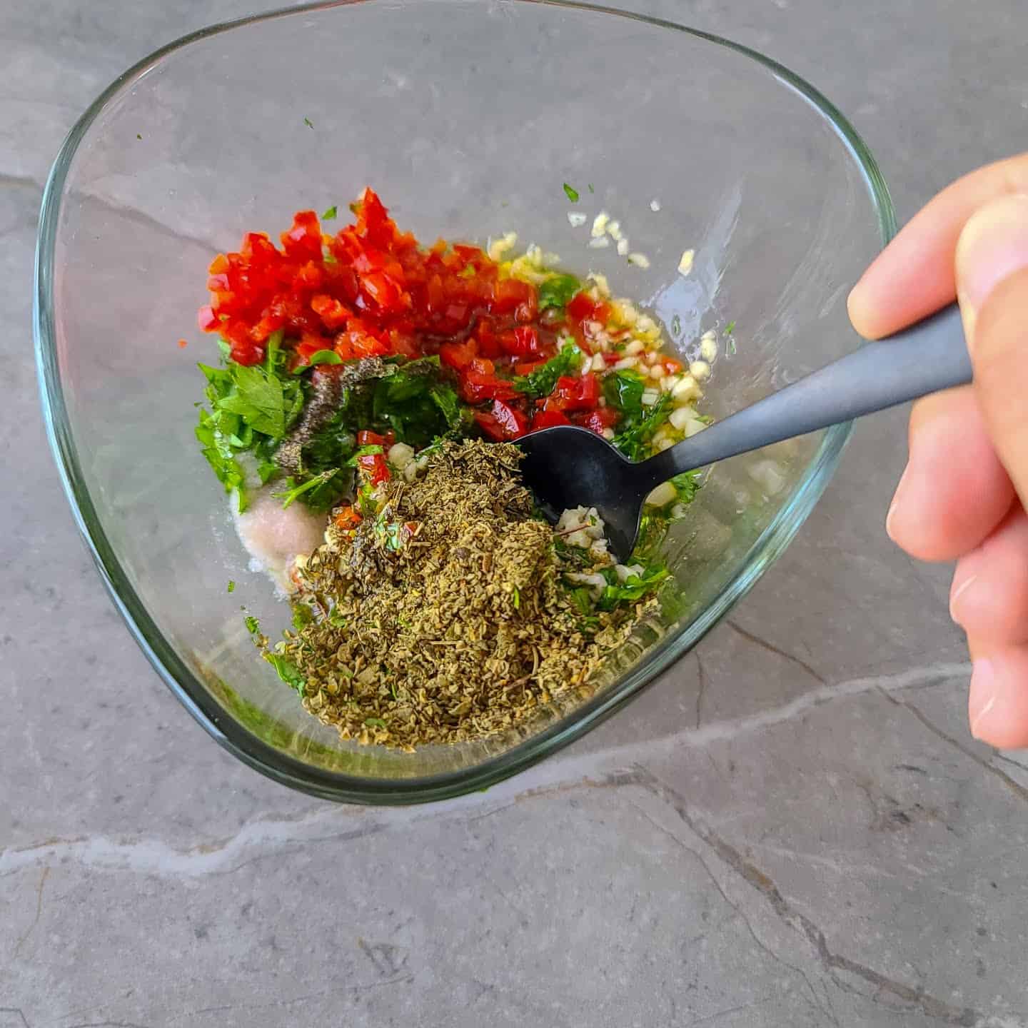 Combine all the ingredients in a small bowl.
