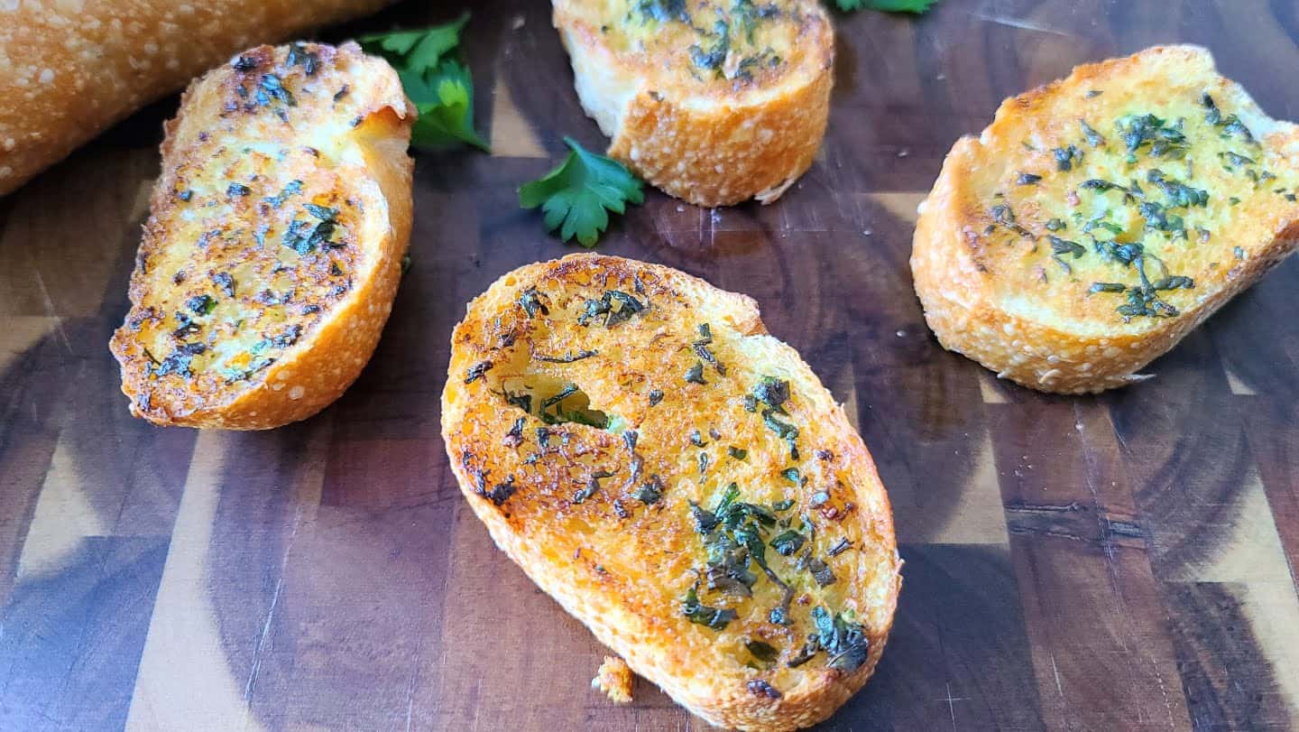 bread sliced toast with garlic butter