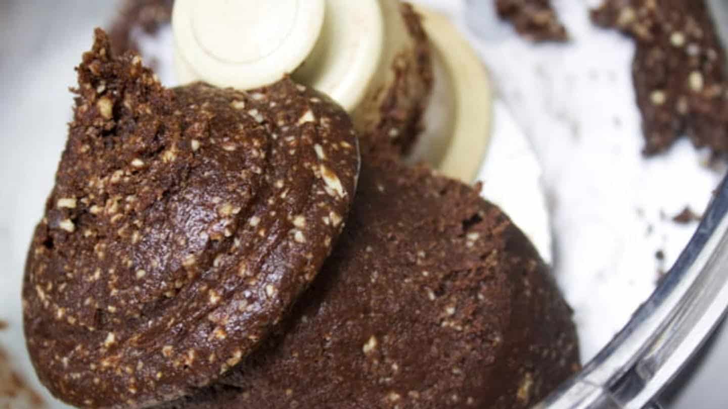 Chocolate Brownie Larabars mixture