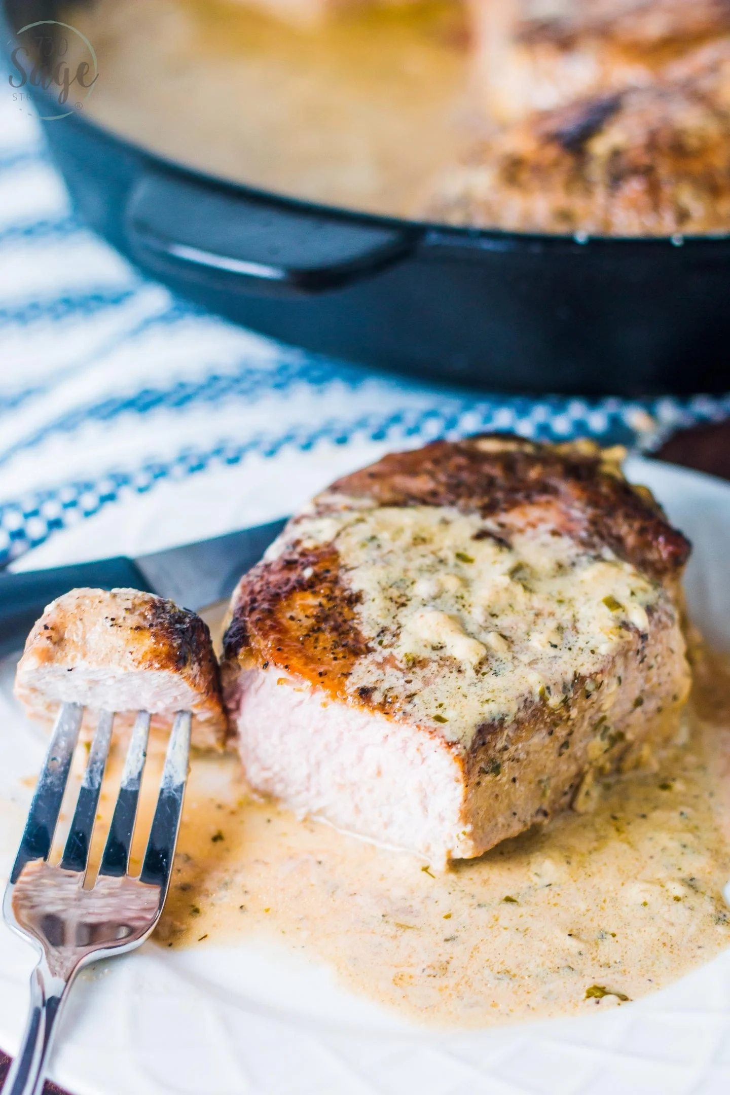 ranch pork chops cut it and serve in a plate
