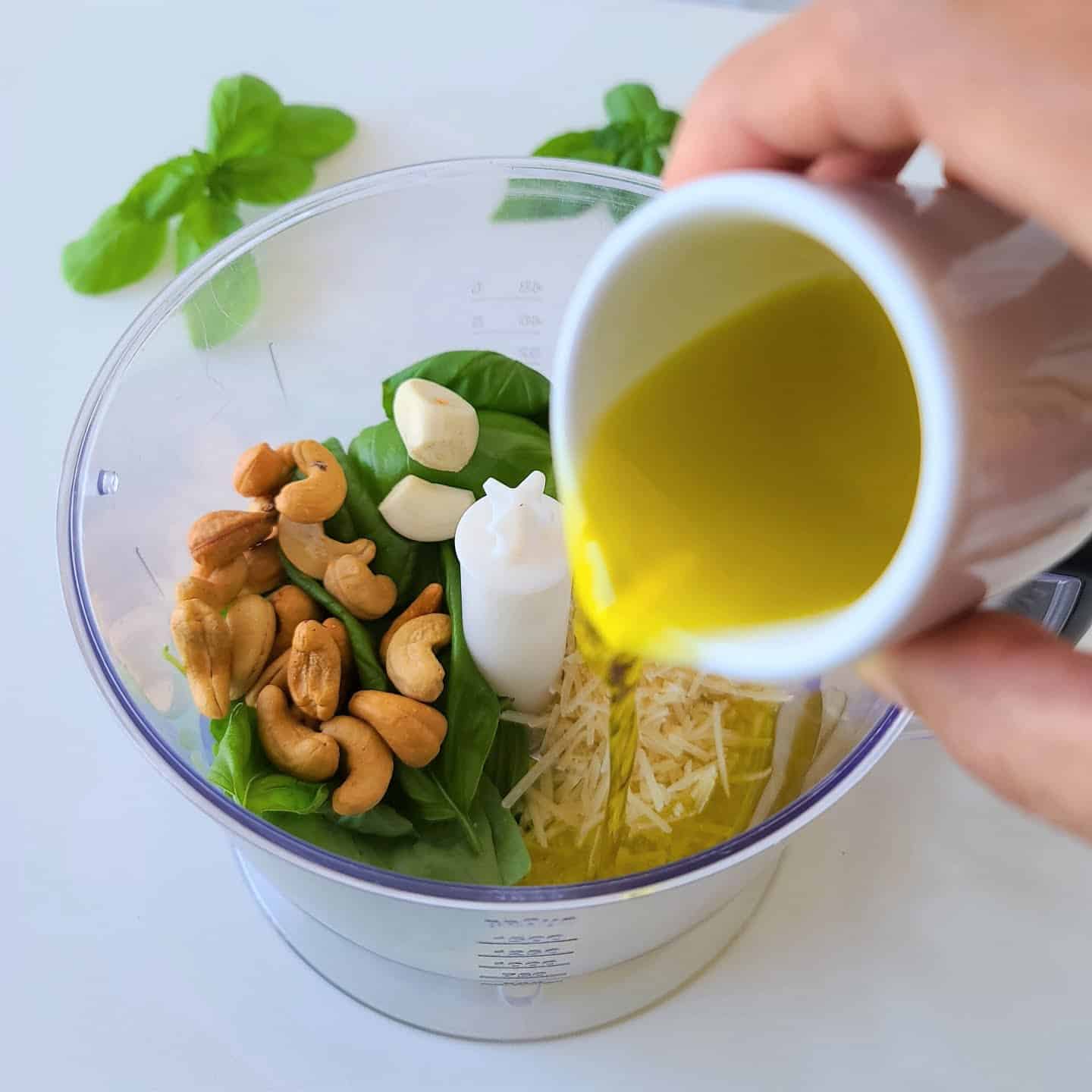 Fresh Basil Pesto with Cashews olive oil 