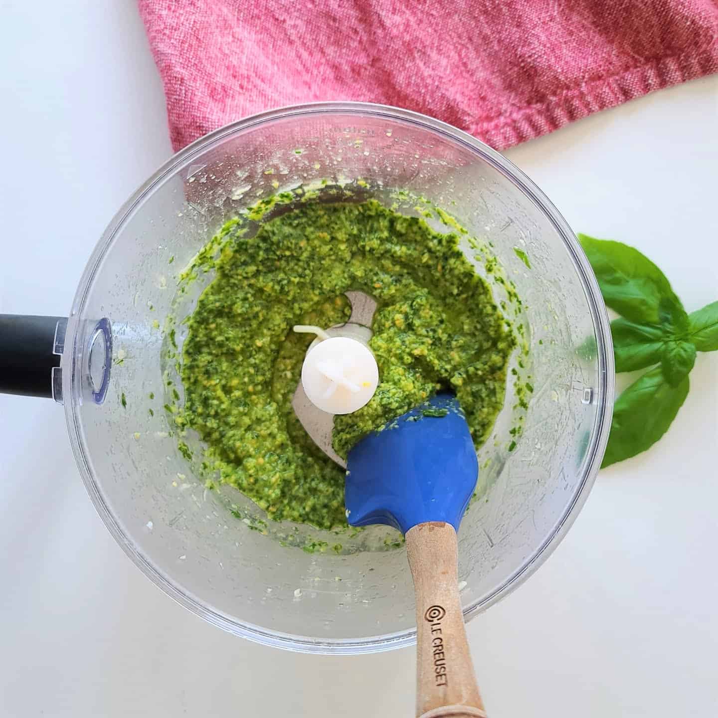 Fresh Basil Pesto with Cashews mixture