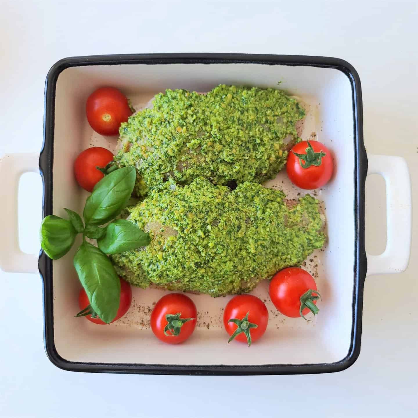 chicken pesto  with cherry tomatoes