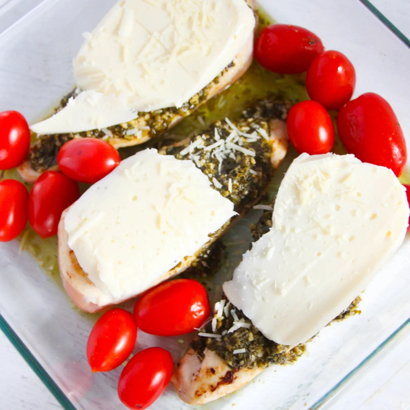 chicken breast with mozarella and cherry tomatoes