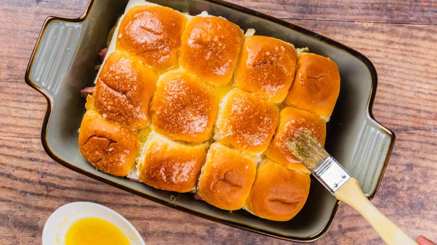 roast beef sliders in a baking pan 