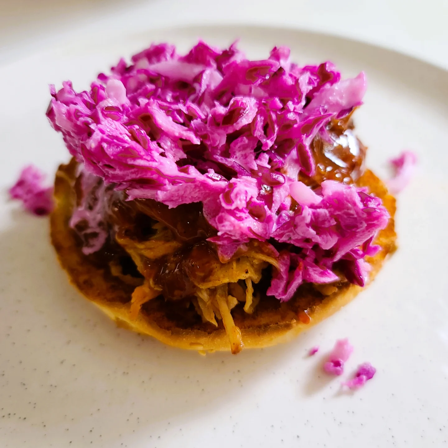 coleslaw in sandwich