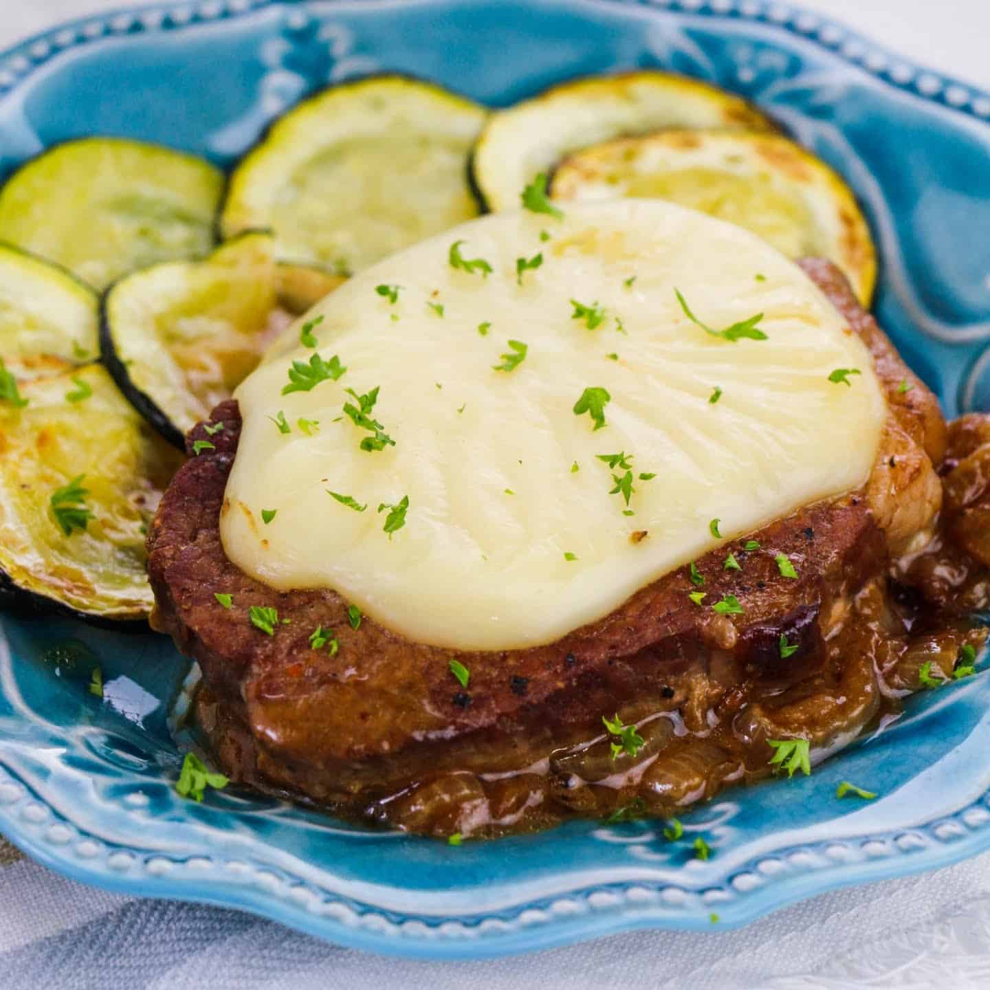  smothered steak and onion gravy