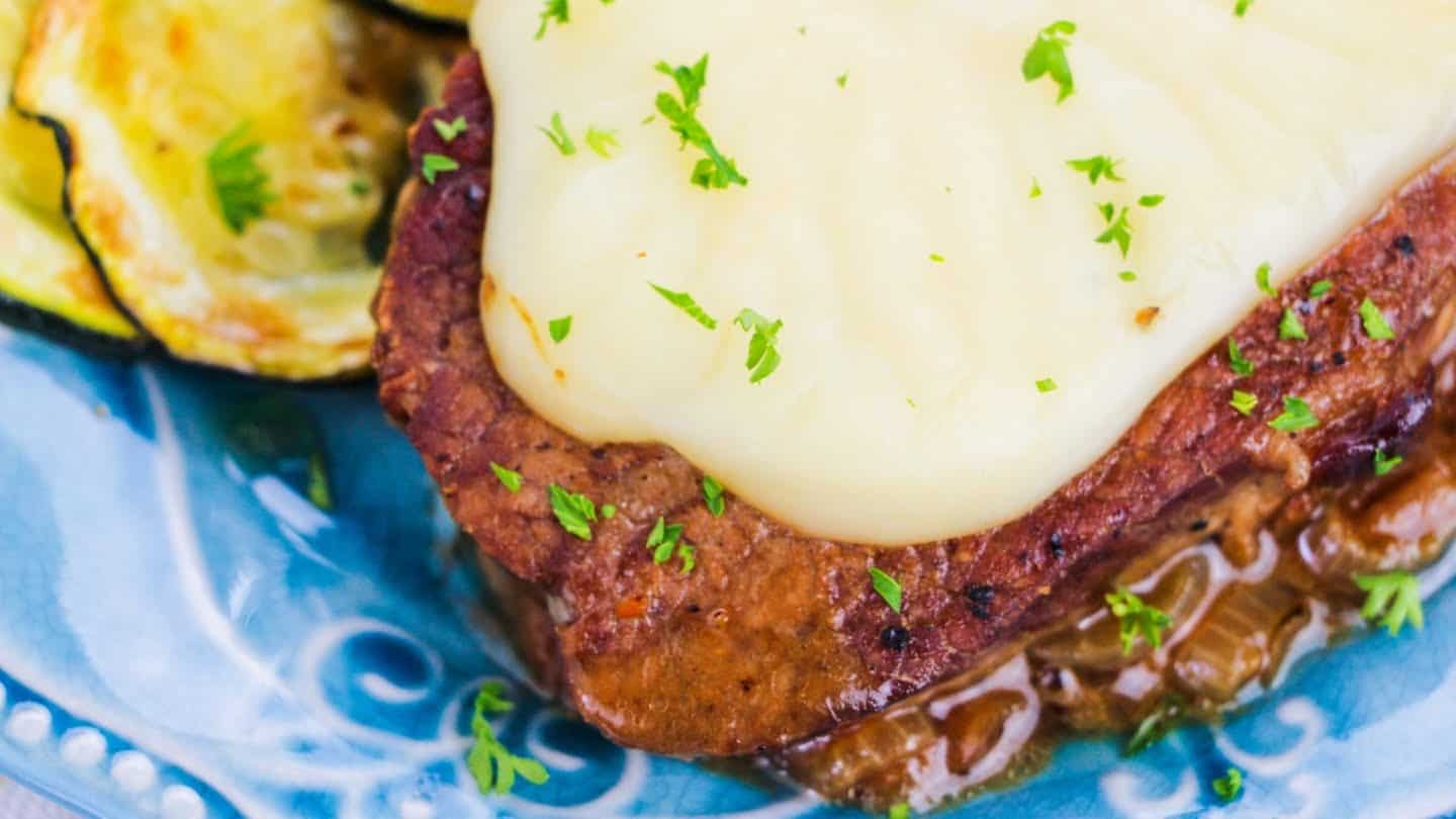  smothered steak and onion gravy