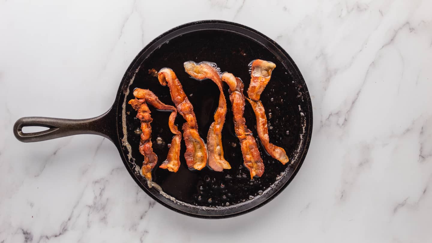 cook bacon in pan