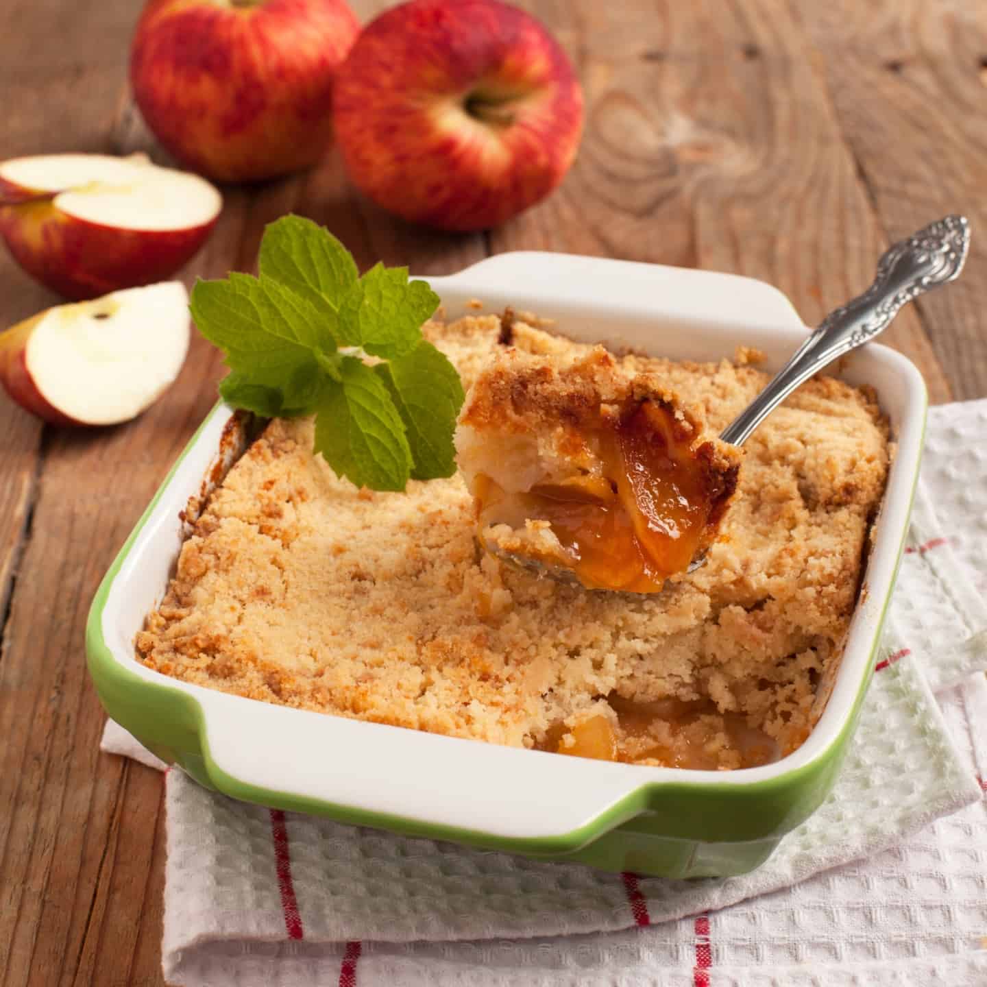 Easy apple Dessert with few ingredients - Featured