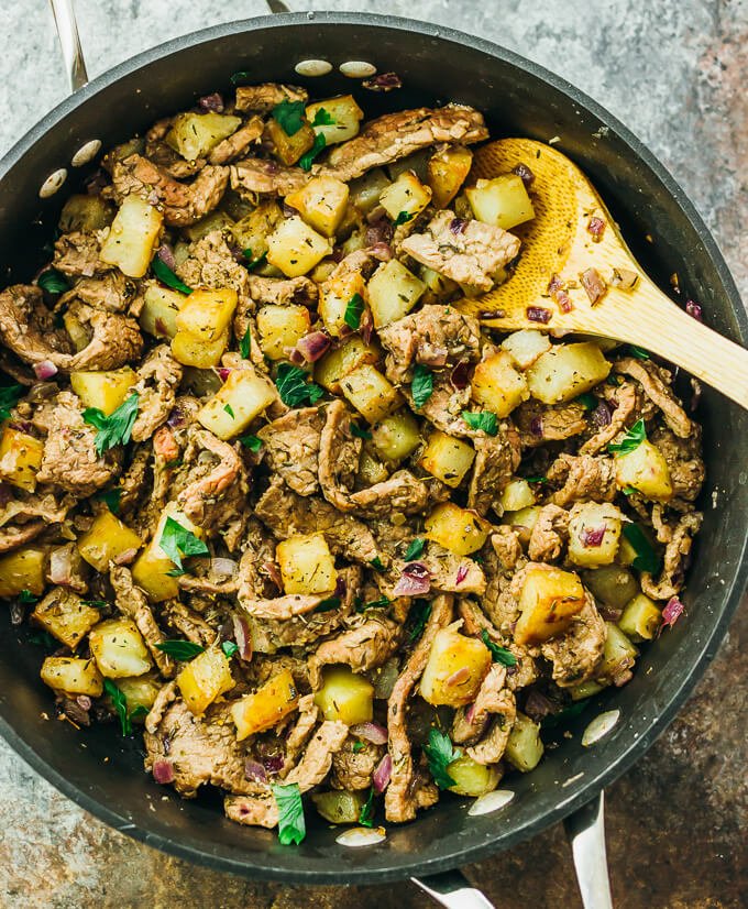 GARLIC HERB STEAK AND POTATOES SKILLET