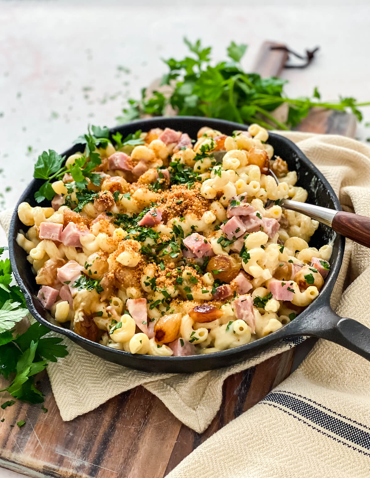 Mac and Cheese with Ham and Pearl Onions