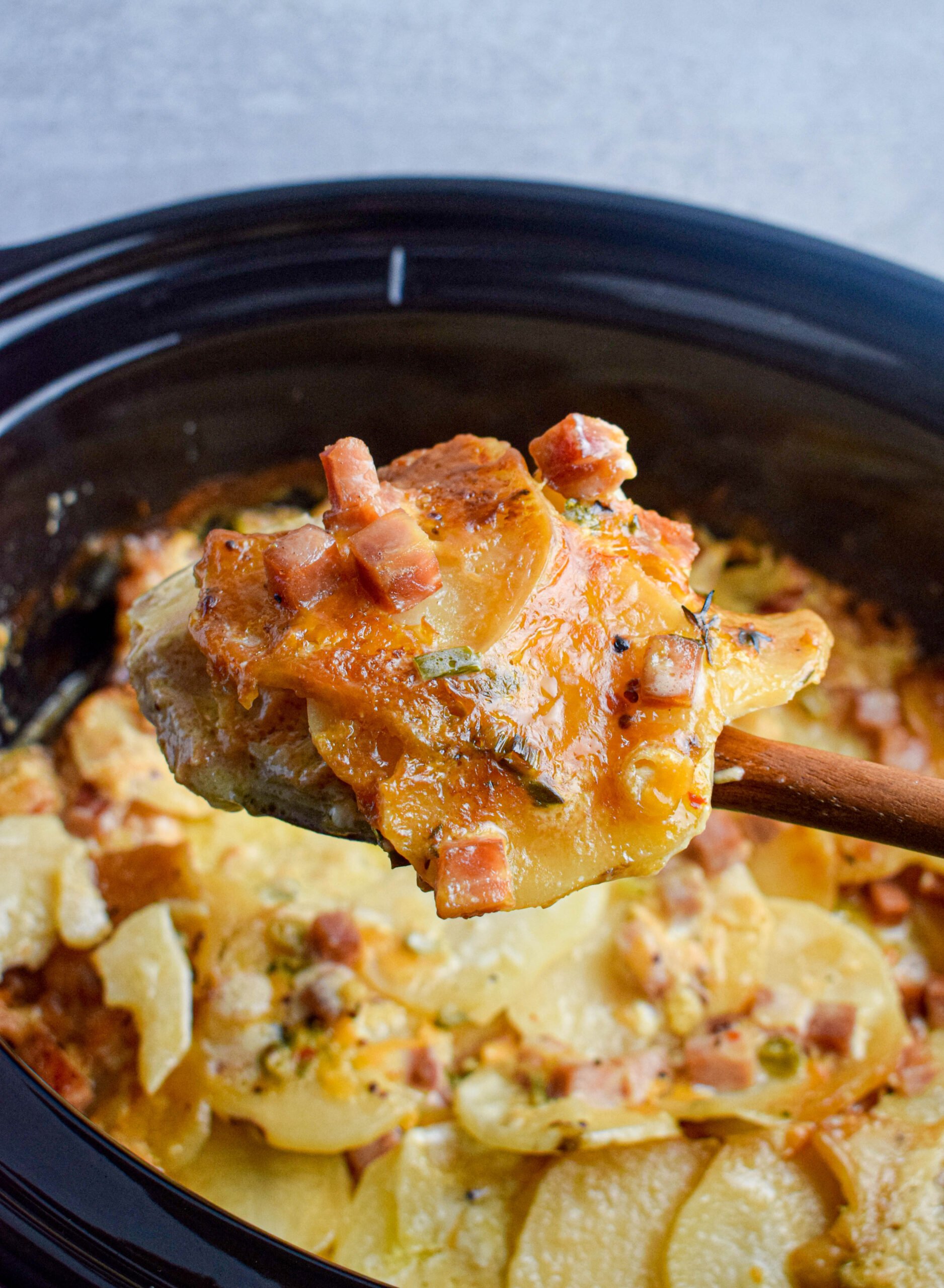 Slow Cooker Scalloped Potatoes and Ham